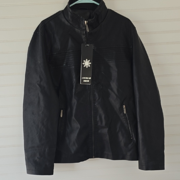 Sleek Black Lightweight Shirt Jacket with Quilted Finish - Picture 1 of 10
